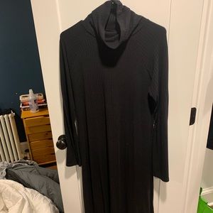 Lightly worn turtleneck casual dress ribbed